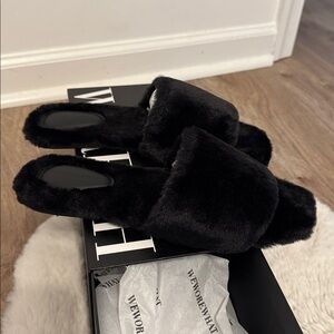 WeWoreWhat Black Faux Fur Sandal Slides